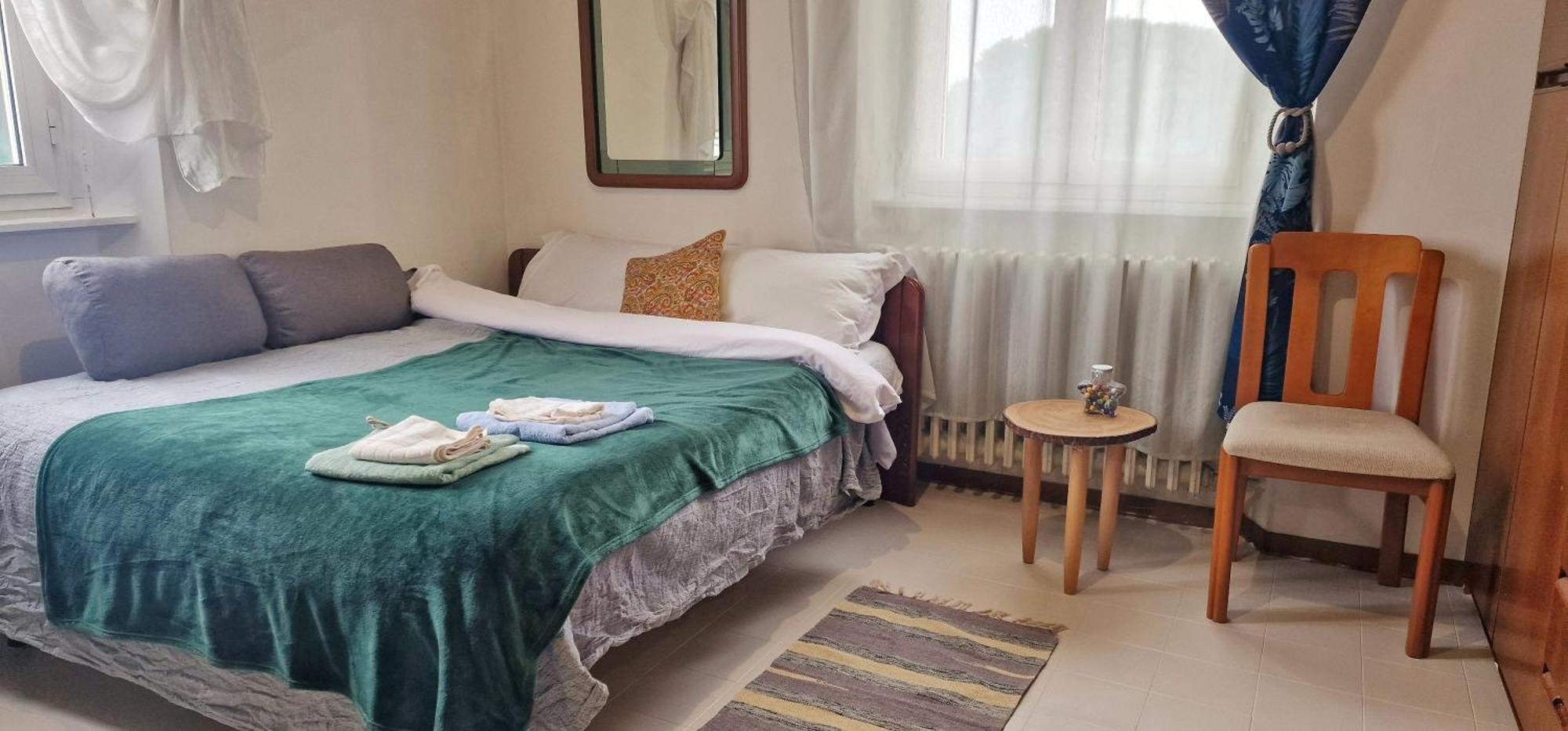 Of 3 In The Area Near To The Center Of Apartment *